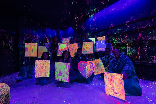 Paint Invaders – Team Building Créatif & Action Painting - Paris (75)