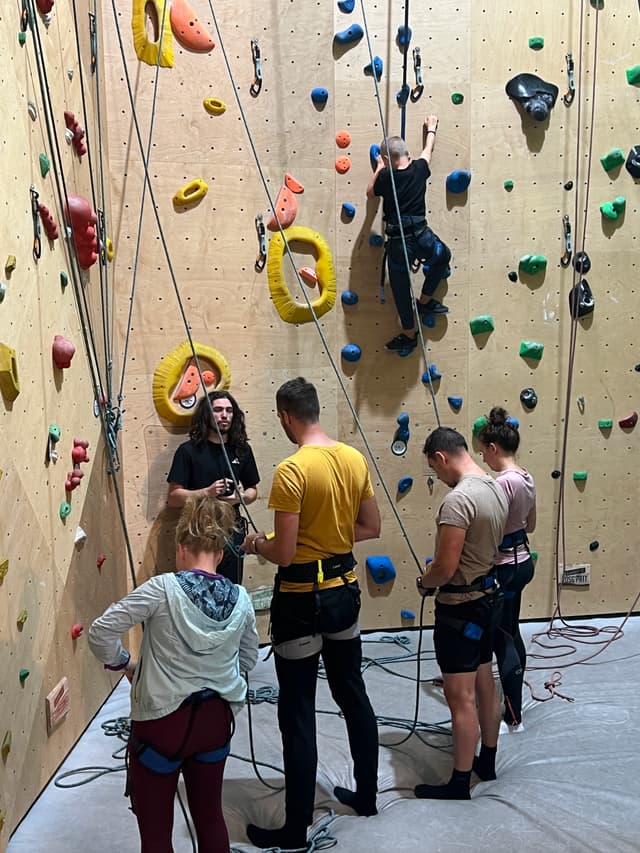 Team  Building By Hop' N Bloc -  ()