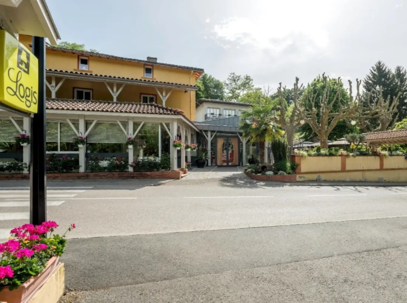 Hôtel Restaurant Chez Nous - Sainte-Croix (Ain)