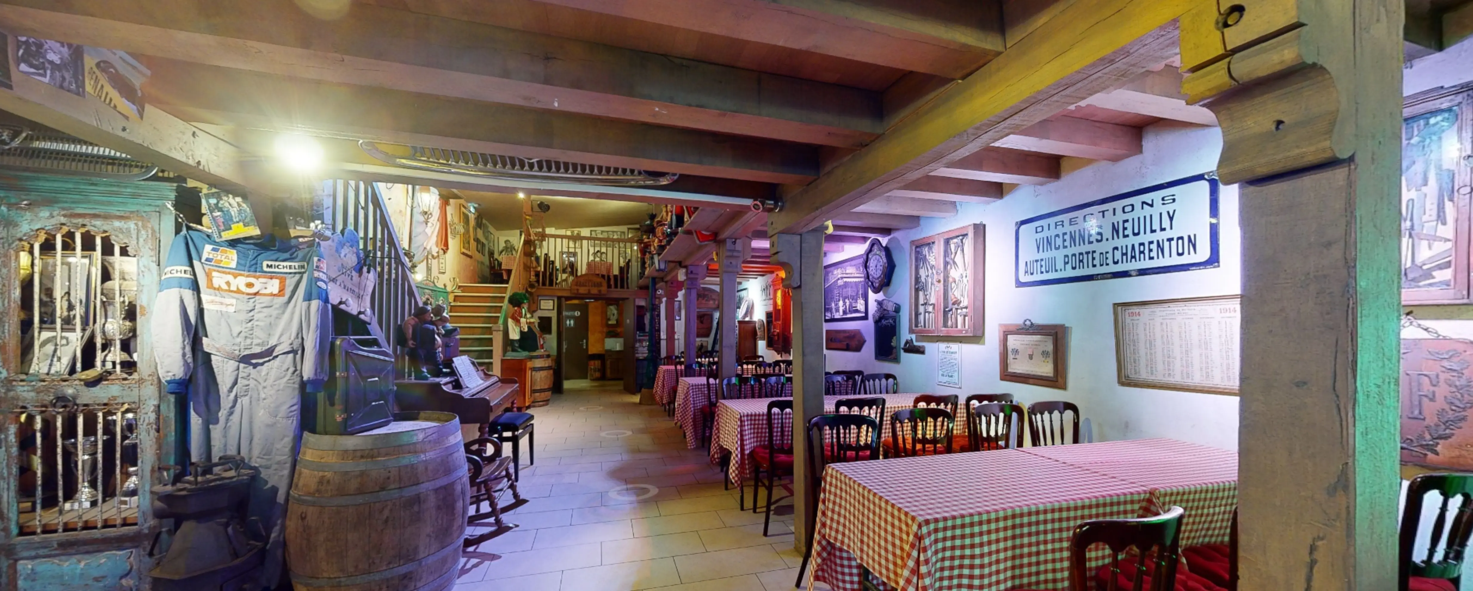 La Cour des Mirages - Villeneuve-le-Roi (Val-de-Marne)