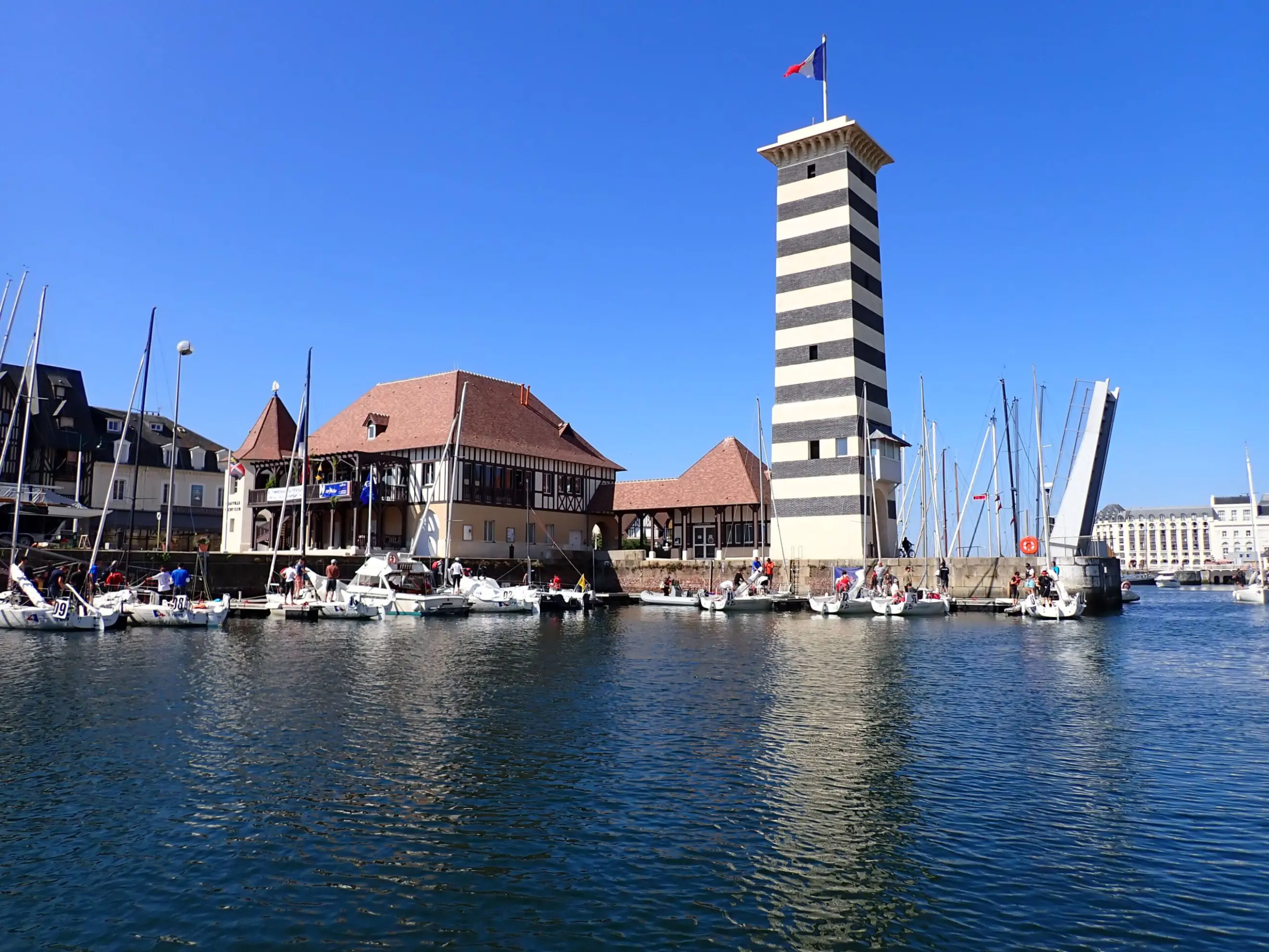Deauville Yacht Club - DEAUVILLE (Calvados)