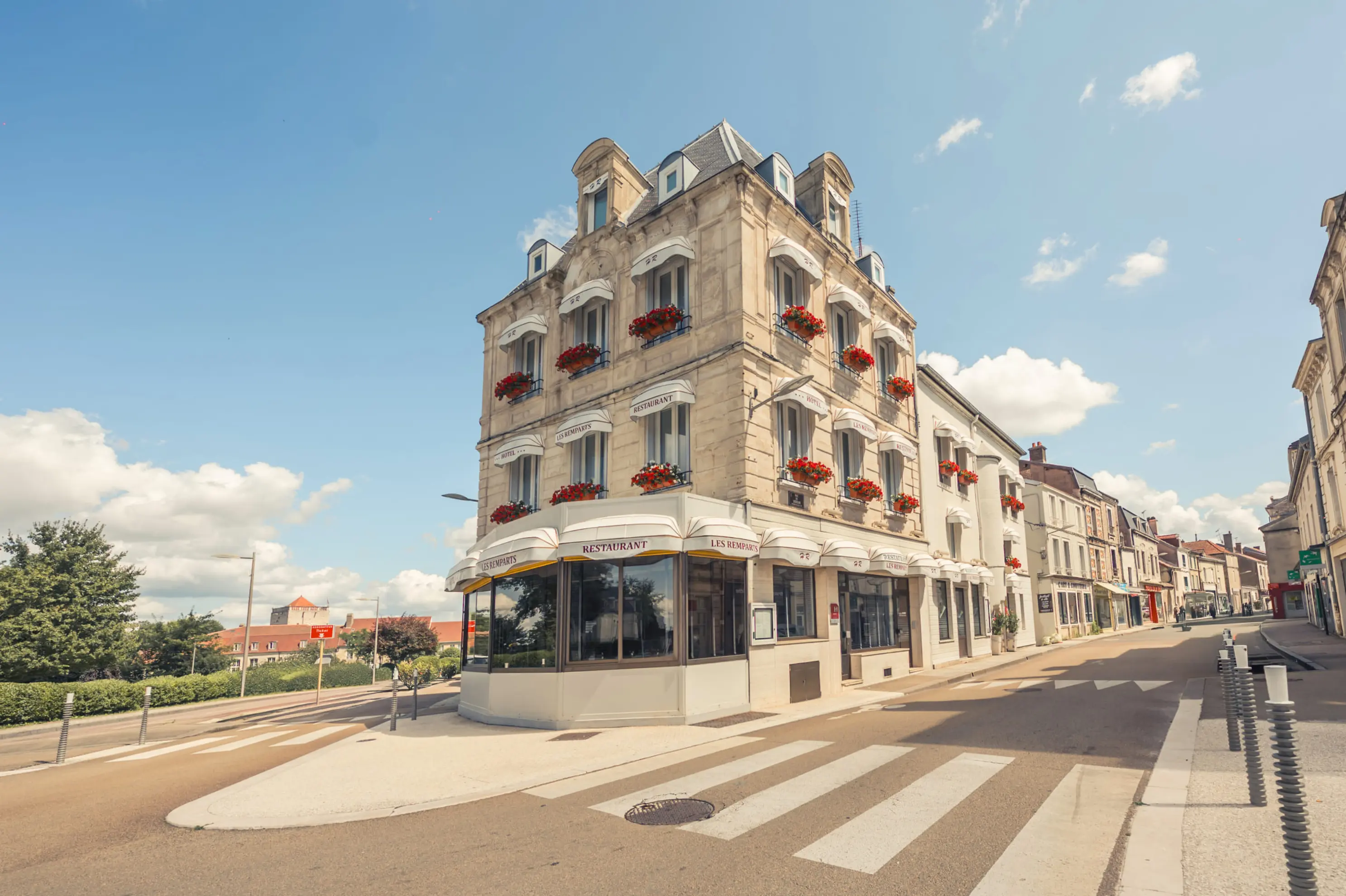 Hôtel Restaurant Les Remparts - Chaumont (Haute-Marne)