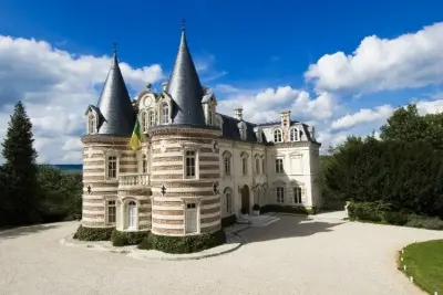Venue for seminars and congresses Château Comtesse Lafond (51)