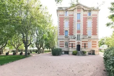 Venue for seminars and congresses Château la Beaumetane (13)