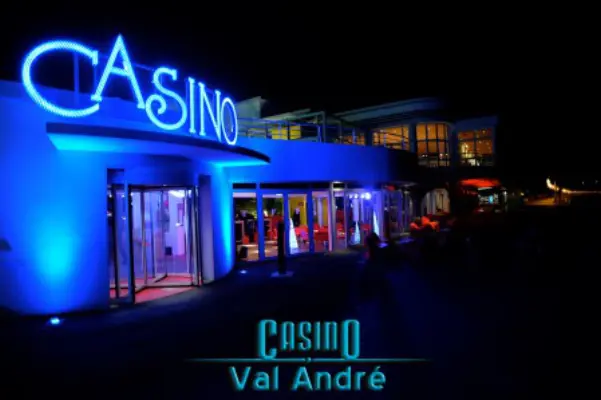 Casino Val André - Vue de nuit