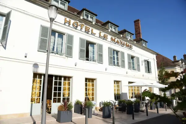 Hôtel Le Maxime - Façade
