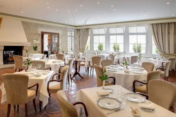 Hotel Restaurant Le Dauphin et Le Spa du Prieuré - 