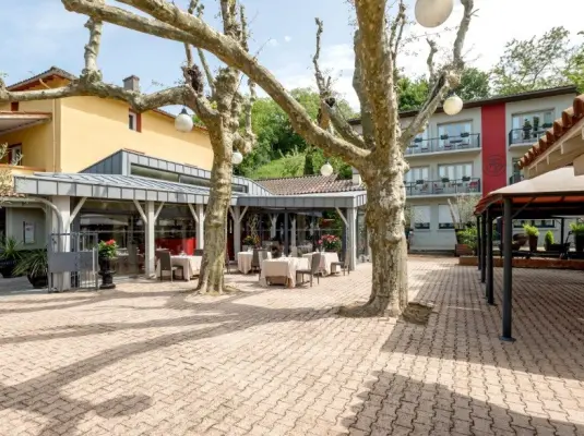 Hôtel Restaurant Chez Nous - Terrasse