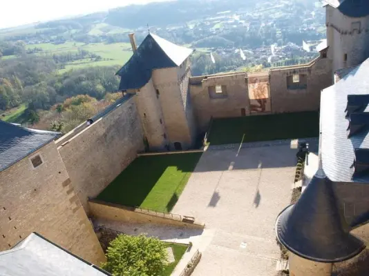 Château de Malbrouck - Cour