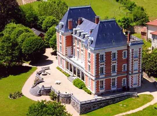 Castillo de Verbust - Lugar para seminarios en Saint-Mamert (69)