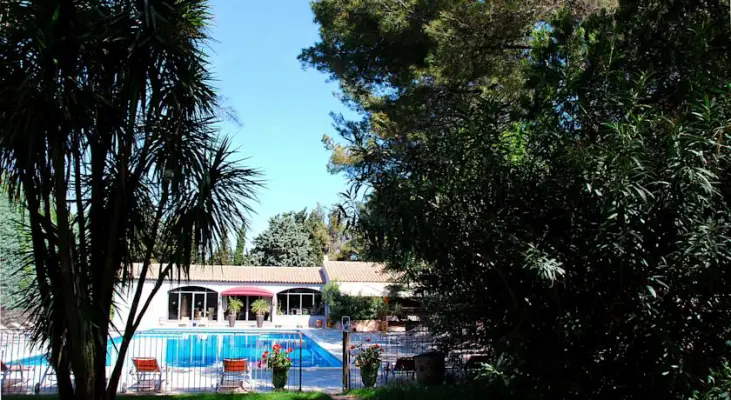 Les Mazets des Roches - swimming pool