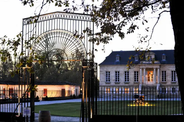 Château la Louvière - Accueil