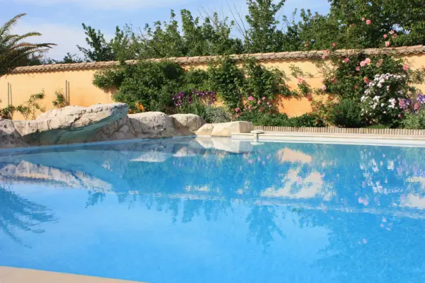 Domaine Tour des Chênes - La piscine