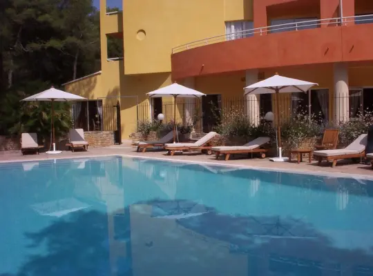 Hotel Omega - Swimming Pool