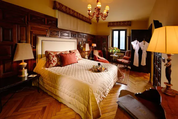 Chateau Eza - Bedroom
