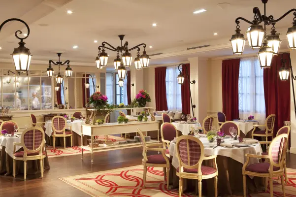 Auberge du Jeu de Paume - Restaurant Gastronomique - La Table du Connétable