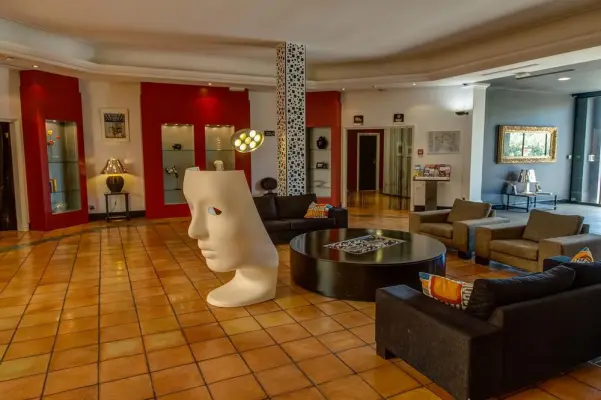 Hotel Arles Plaza - Interior