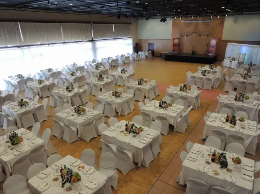Centro de convenciones La Fleuriaye - Sala Jean du Reau 280 participantes de la boda