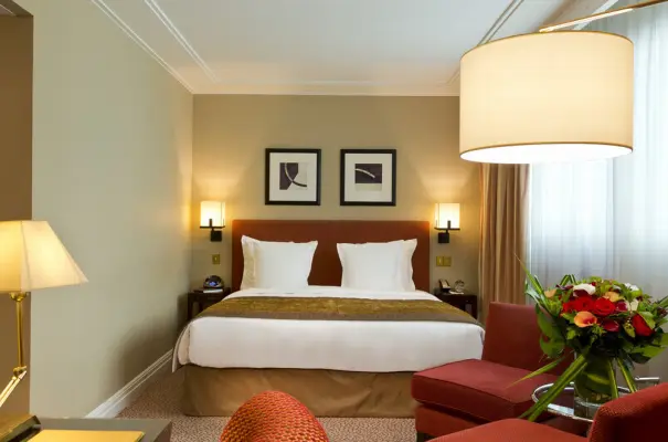 Hotel Warwick Paris - Room _ Superior room 