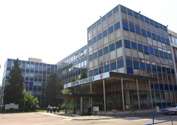 Centro de negocios EGB - Fachada