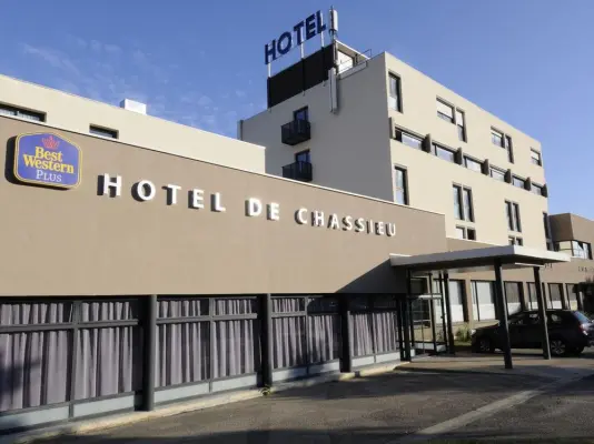 Best Western Plus Hôtel et Spa de Chassieu - Façade de l'hôtel