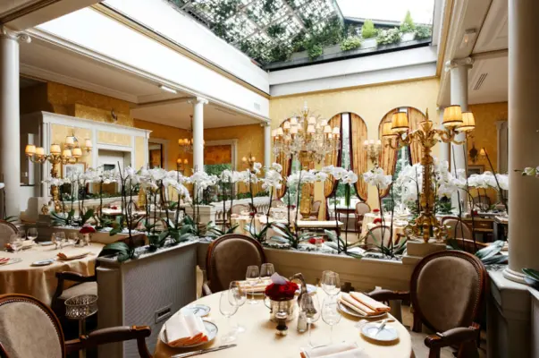 Restaurant Lasserre - Restaurant parisien