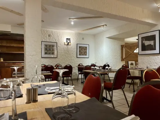 Hôtel Restaurant Le Clos - Salle de restaurant