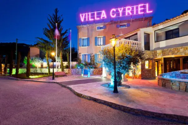 Villa Cyriel - Seminarort in Contes (06)