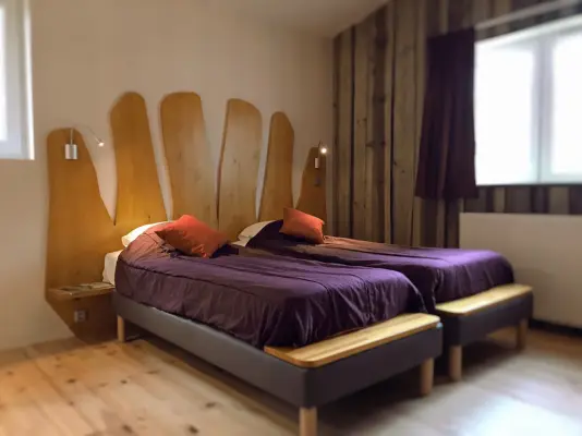 DéfiPlanet' – Komfort zu jeder Jahreszeit: Zimmer des ursprünglichen Hotels unter den Pinien