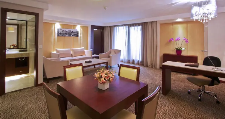 Huatian Chinagora Hotel - Suite
