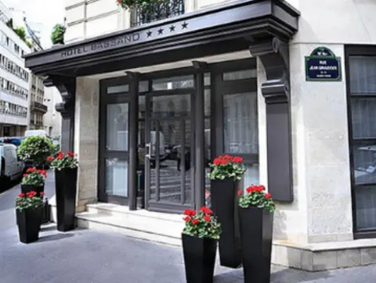 Hôtel Bassano - Luogo del seminario a Parigi (75)