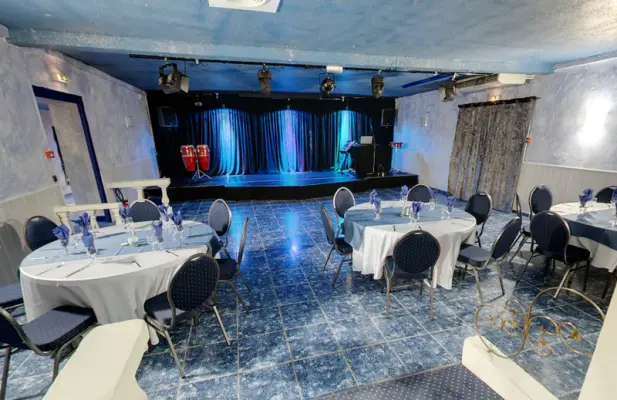 Cabaret Moulin Bleu du Rove - Sede del seminario a Le Rove (13)