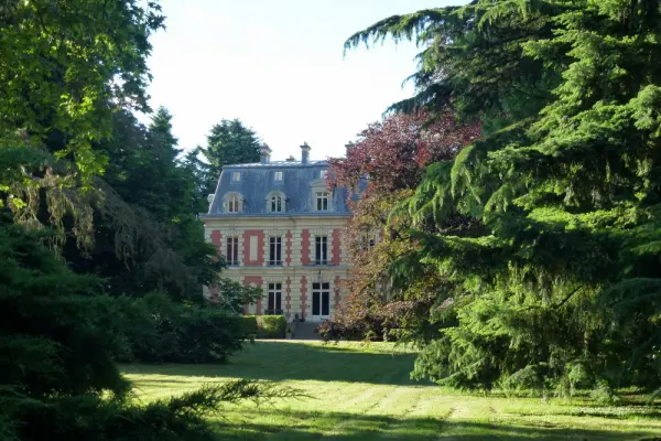 Chateau et Orangerie de Chatenay - Extérieur