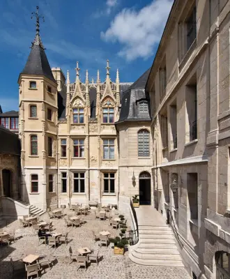 Hôtel de Bourgtheroulde - Cour Intérieure