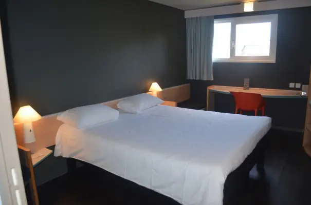 Cap Events - Ibis Rennes Beaulieu - habitación estándar con cama doble