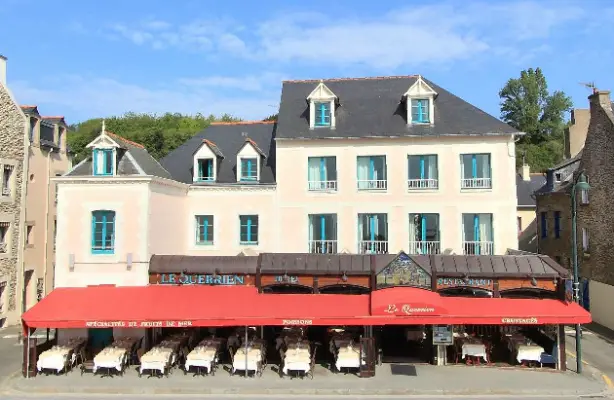 Le Querrien - Hotel facade