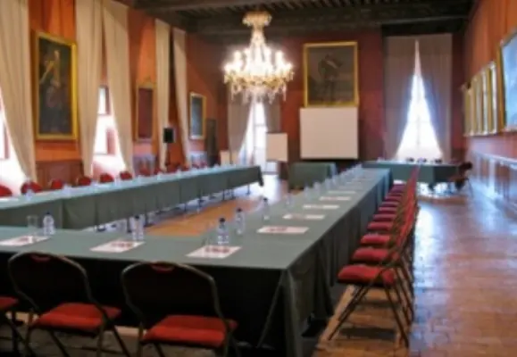 Château de Brissac - salle de réception en u