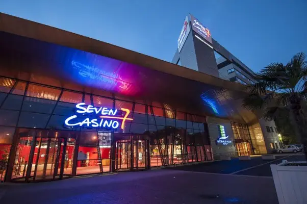 Seven Casino - Façade