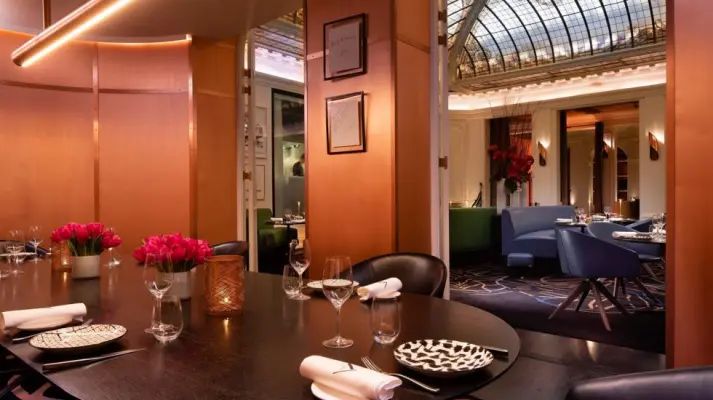 Hôtel Vernet Paris Champs Elysées - Salon Iconic