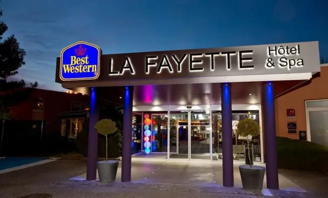 Best Western Plus La Fayette Hotel and SPA - Hotel reception