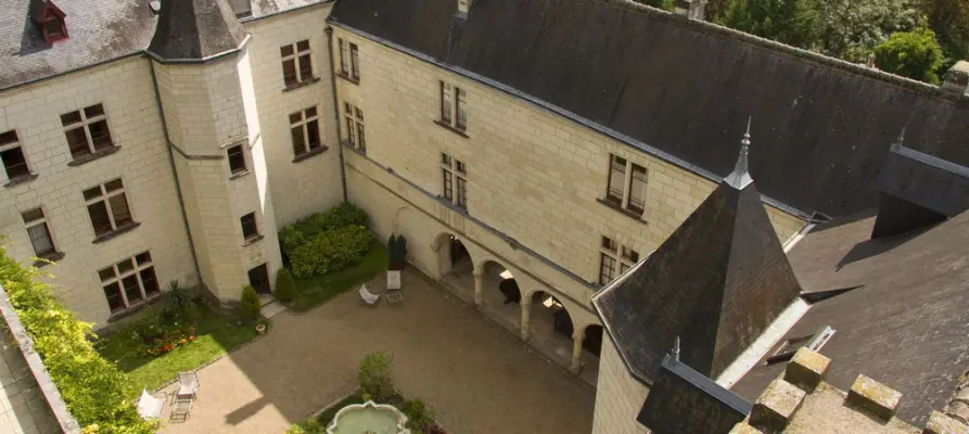 Chateau de Chissay - Cour