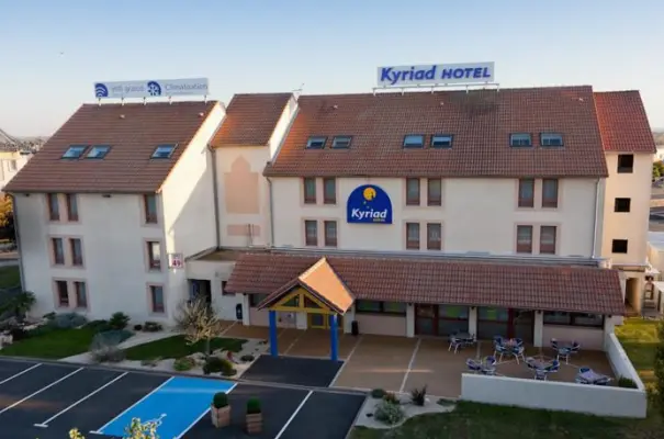 Kyriad Niort - location d'une salle de séminaire à niort