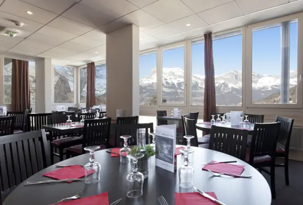 MMV Le Monte Bianco - salle restaurant pour repas d'affaires