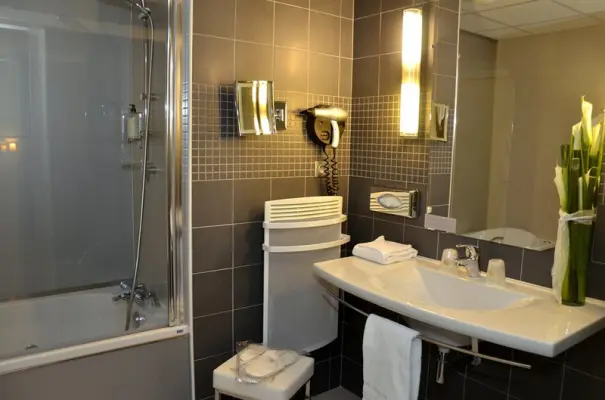 Best Western Plus Hotel Richelieu Limoges - salle de bain