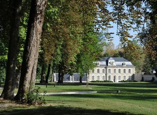 Manoir du Champagne Devaux - prestigious place to hold a seminar in oenological dawn