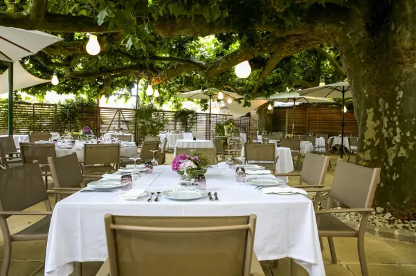 Hôtel-Restaurant Maison Claude Darroze - La terrasse