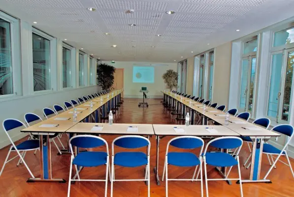 Palais Lumiere - Sala de reuniones equipada