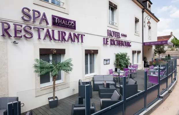 Le Richebourg Hôtel Restaurant et Spa - Façade