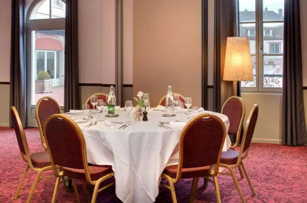 Restaurante y spa del hotel Castel Maintenon -