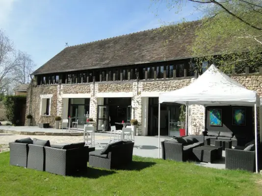 Espace Grange Galerie - Lieu de séminaire à Dampierre-en-Yvelines (78)